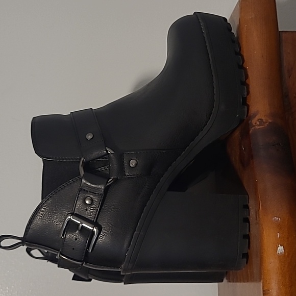 Torrid black platforms size 10W - Picture 5 of 9